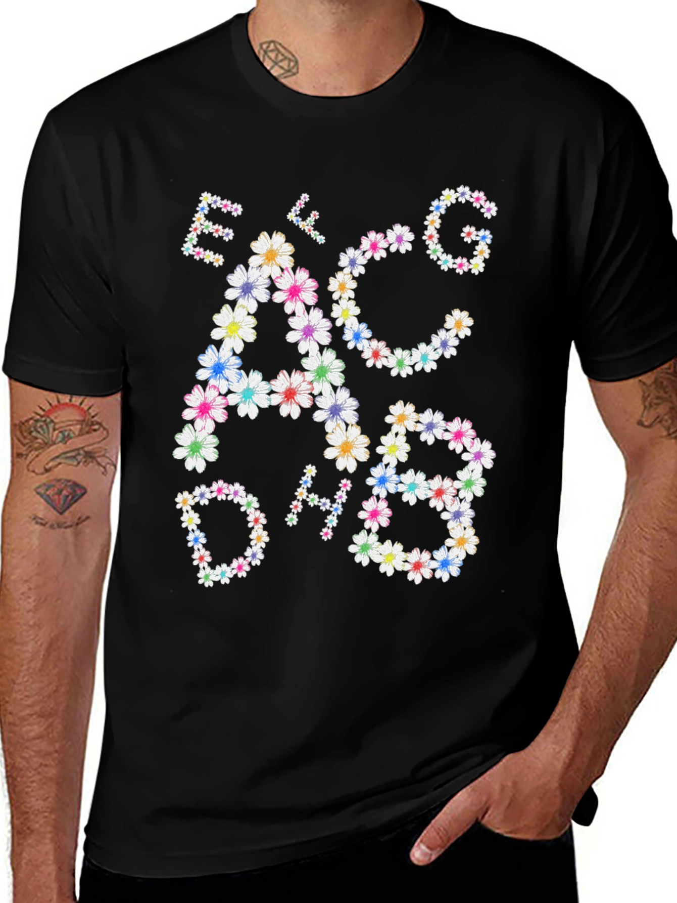 Camiseta Negra con Notas Musicales Florales