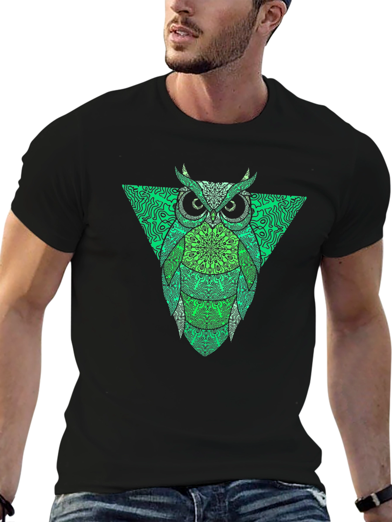 Camiseta Hombre Negra con Búho Triángulo Verde