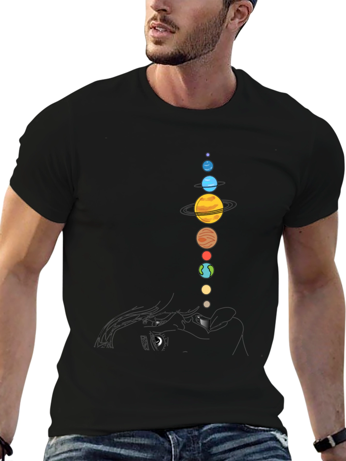 Camiseta Negra con Diseño de Planetas y Rostro
