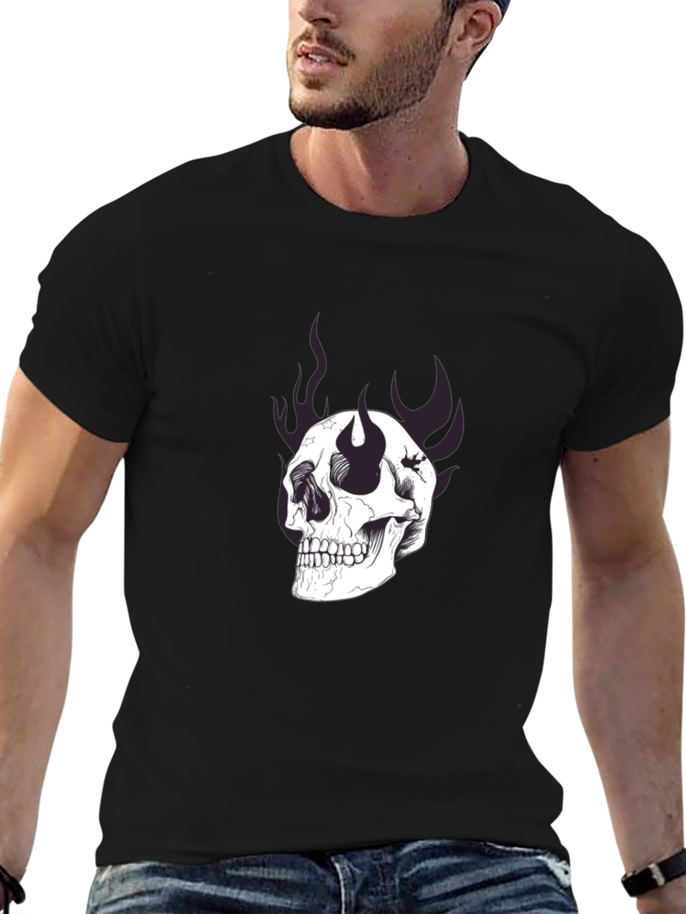 Camiseta Negra con Estampado de Calavera y Llamas