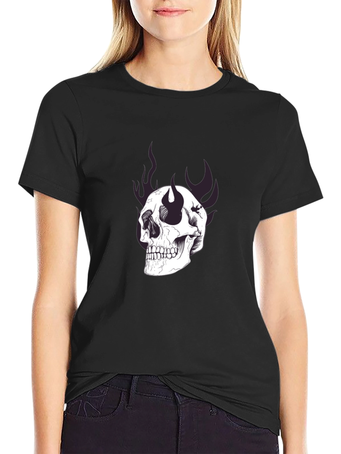 Camiseta Negra con Estampado de Calavera y Llamas