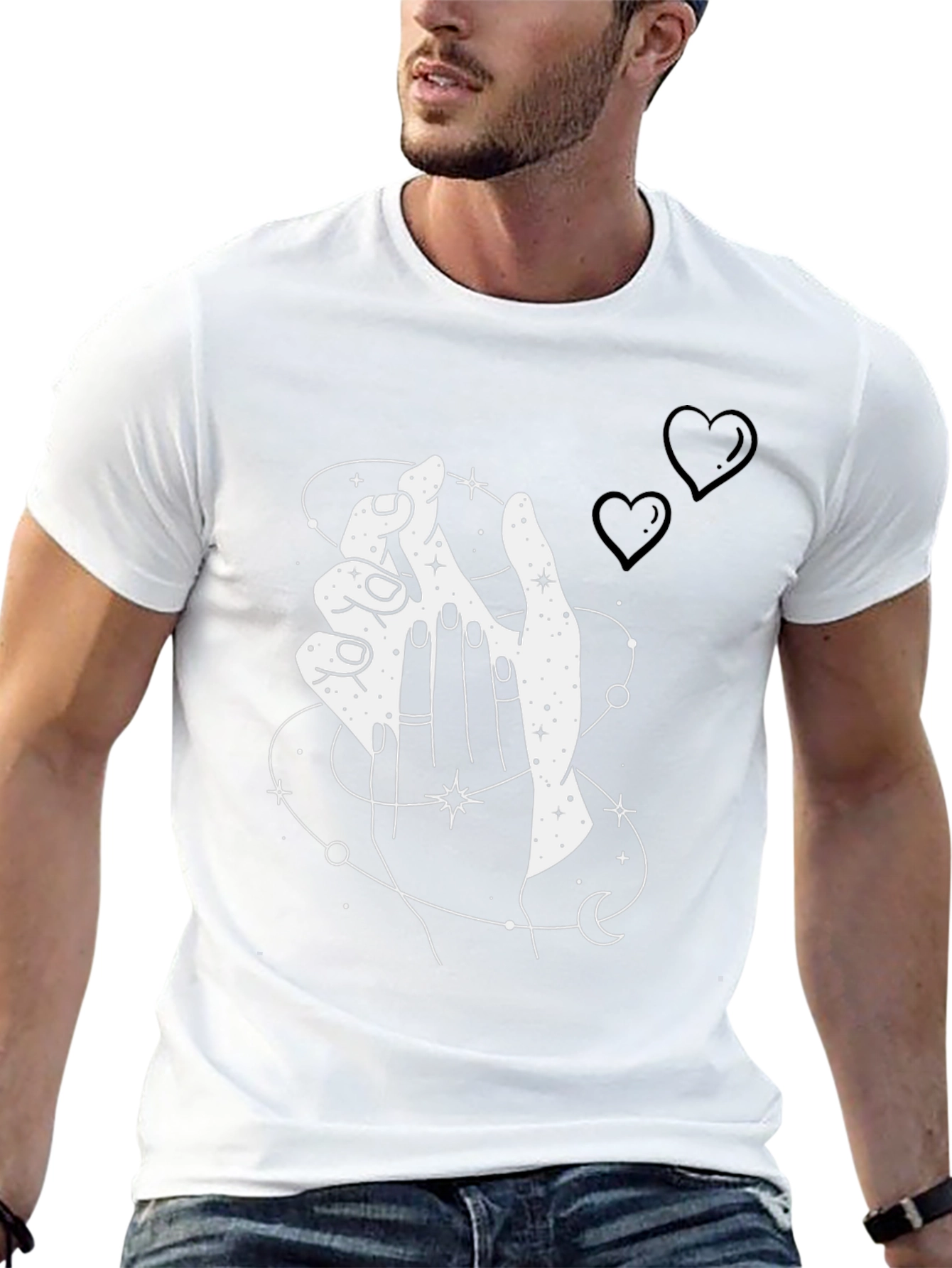 Camiseta Negra Mística con Diseño de Manos y Estrellas