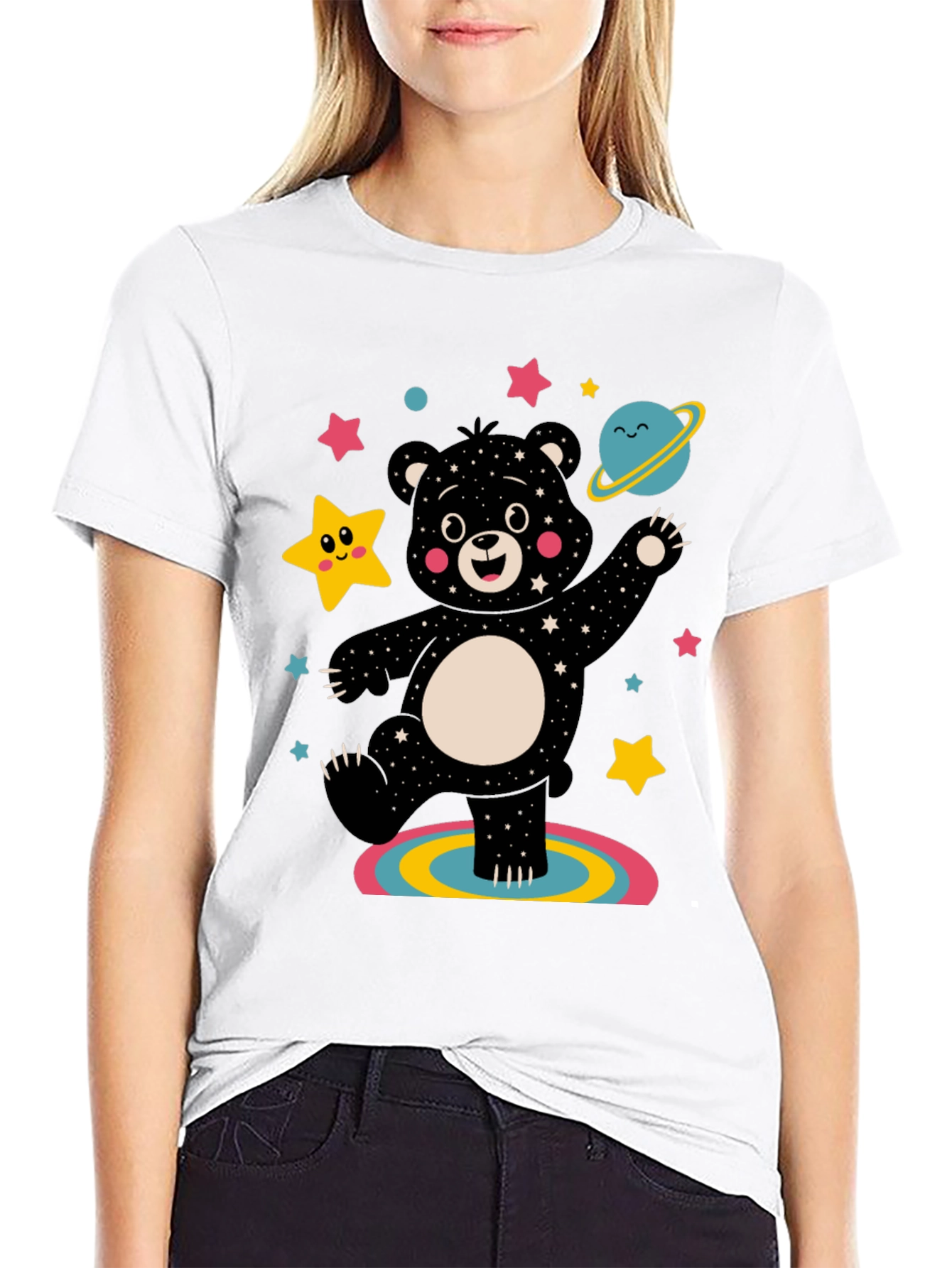 Camiseta Negra con Oso Cósmico Divertido