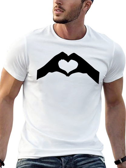 Camiseta Negra con Corazón de Manos