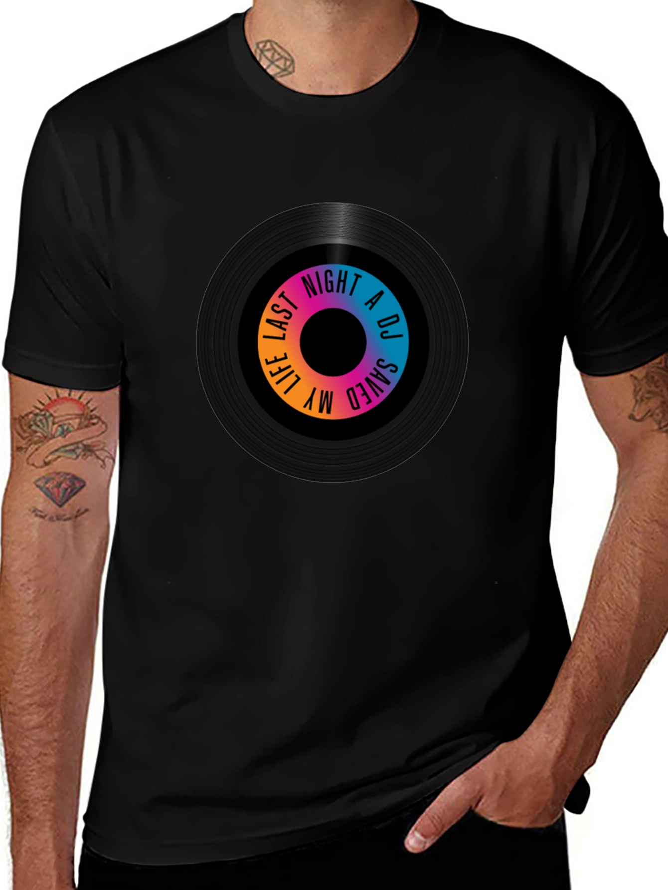 Camiseta Negra con Diseño de Vinilo Musical