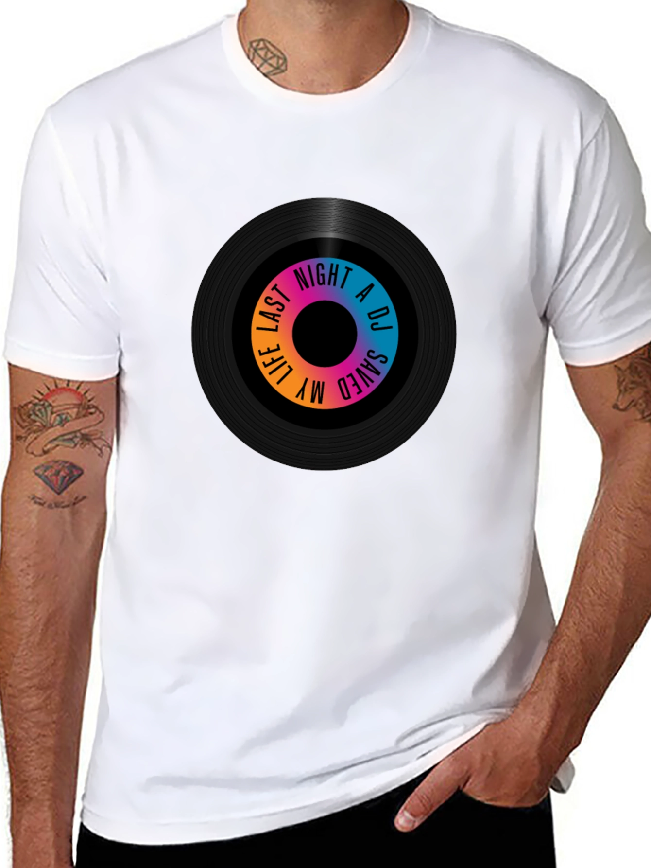 Camiseta Negra con Diseño de Vinilo Musical