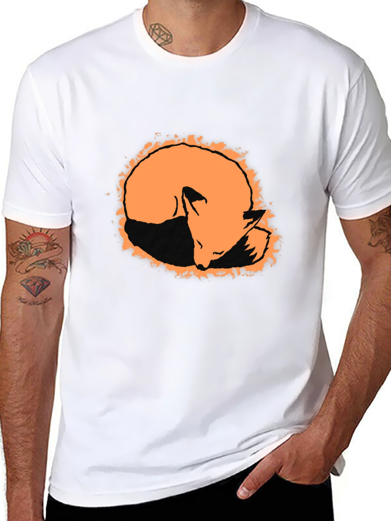 Camiseta Negra con Diseño de Zorro Naranja