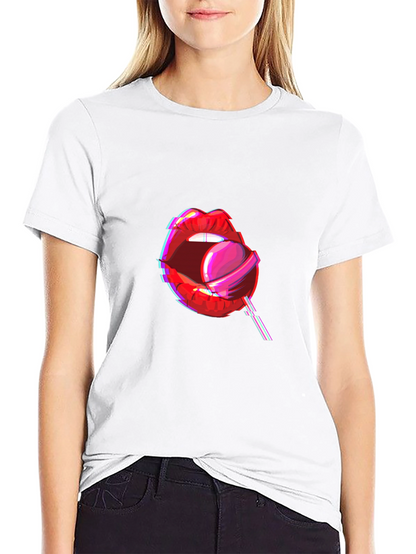 Camiseta Negra con Diseño de Labios y Piruleta