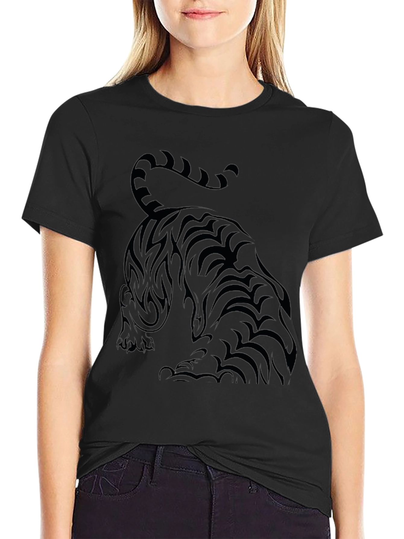 Camiseta Negra con Diseño de Tigre Tribal para Hombre