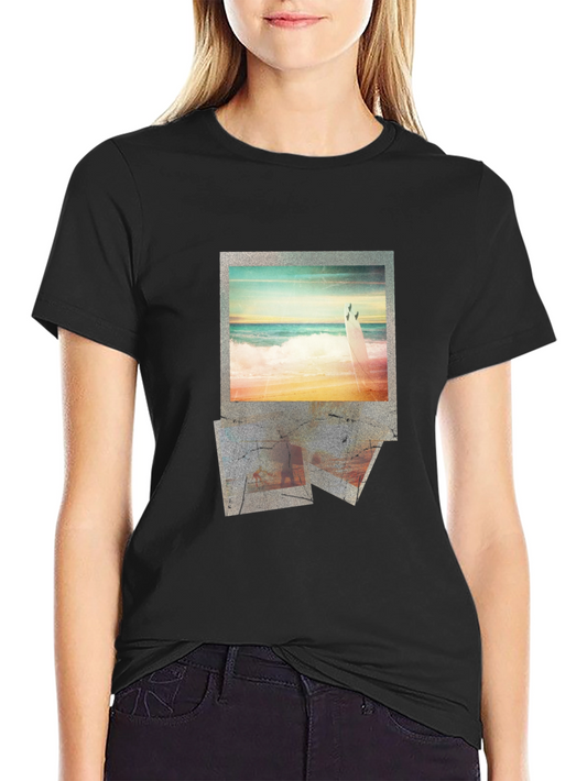 Camiseta Negra con Diseño de Playa Vintage