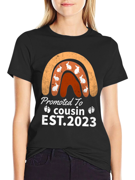 Camiseta Ascendido a primo/a 2023 con arcoíris y conejitos