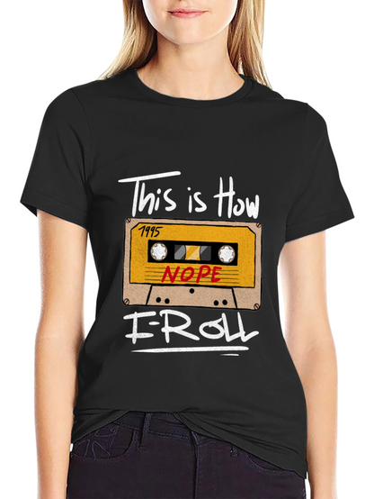 Camiseta Negra con Diseño de Casete Retro