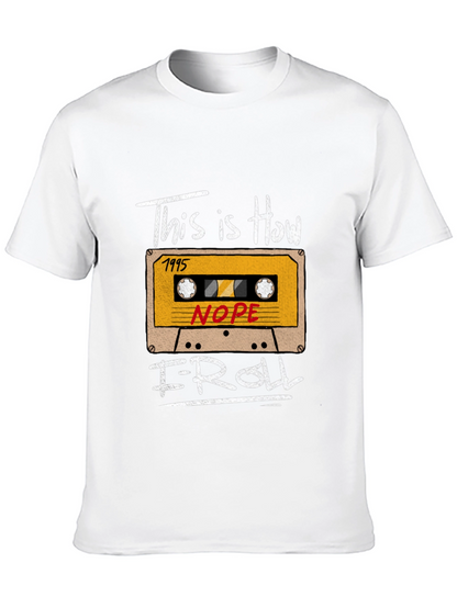 Camiseta Negra con Diseño de Casete Retro