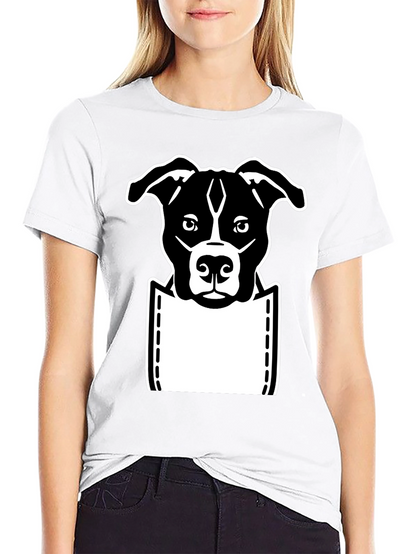 Camiseta Negra con Diseño de Perro en Bolsillo