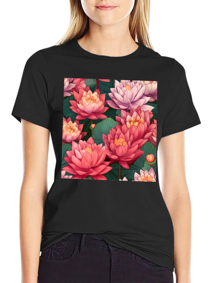 Camiseta Negra con Estampado Floral de Loto