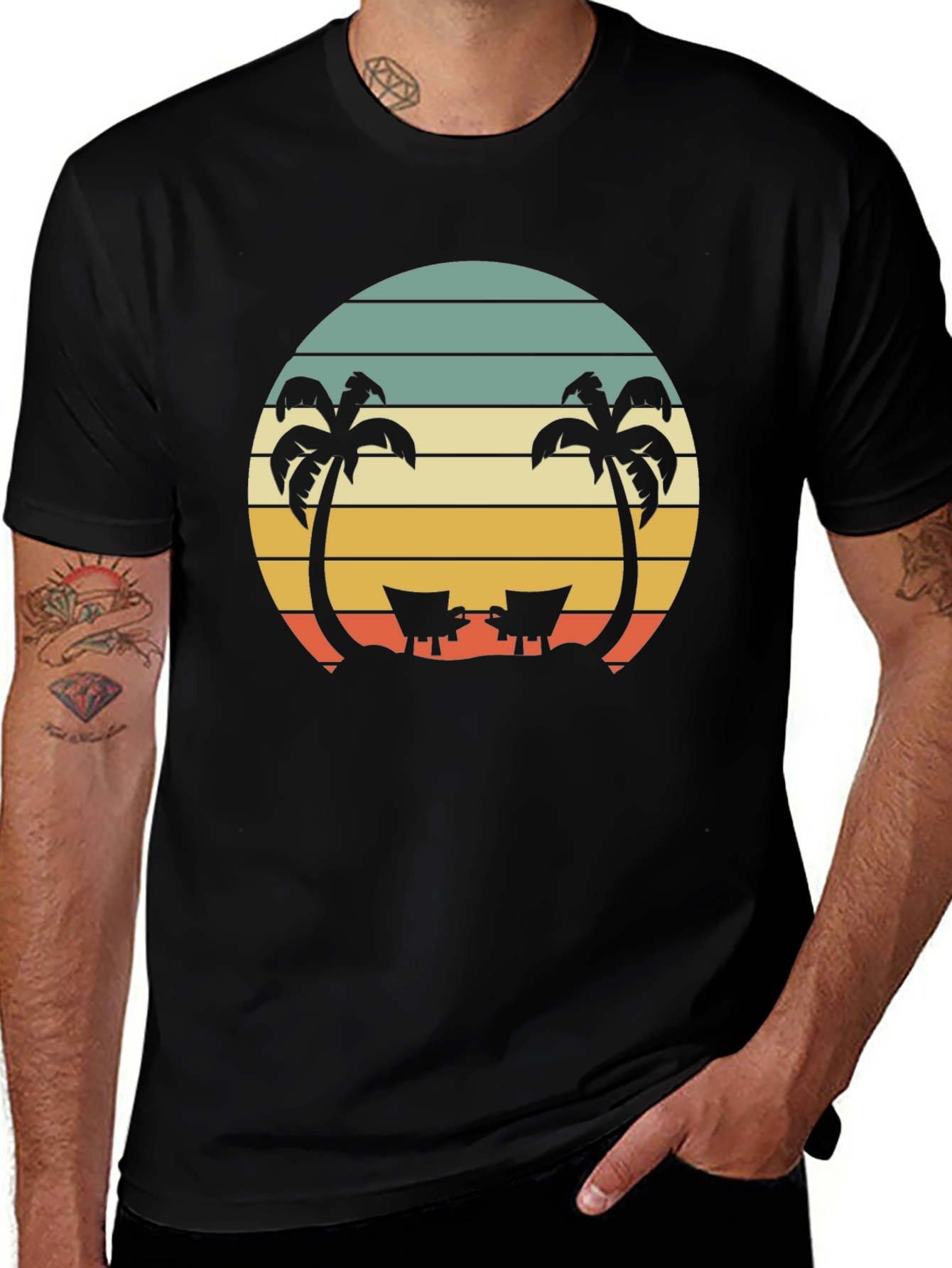 Camiseta Negra con Diseño Retro de Playa y Palmeras