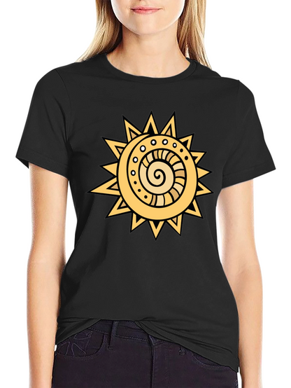 Camiseta Negra con Sol Estilizado