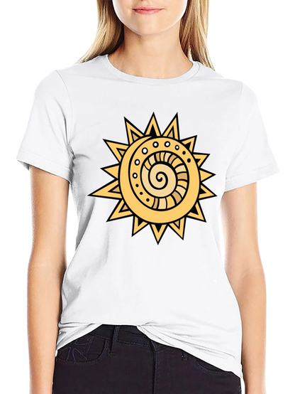 Camiseta Negra con Sol Estilizado
