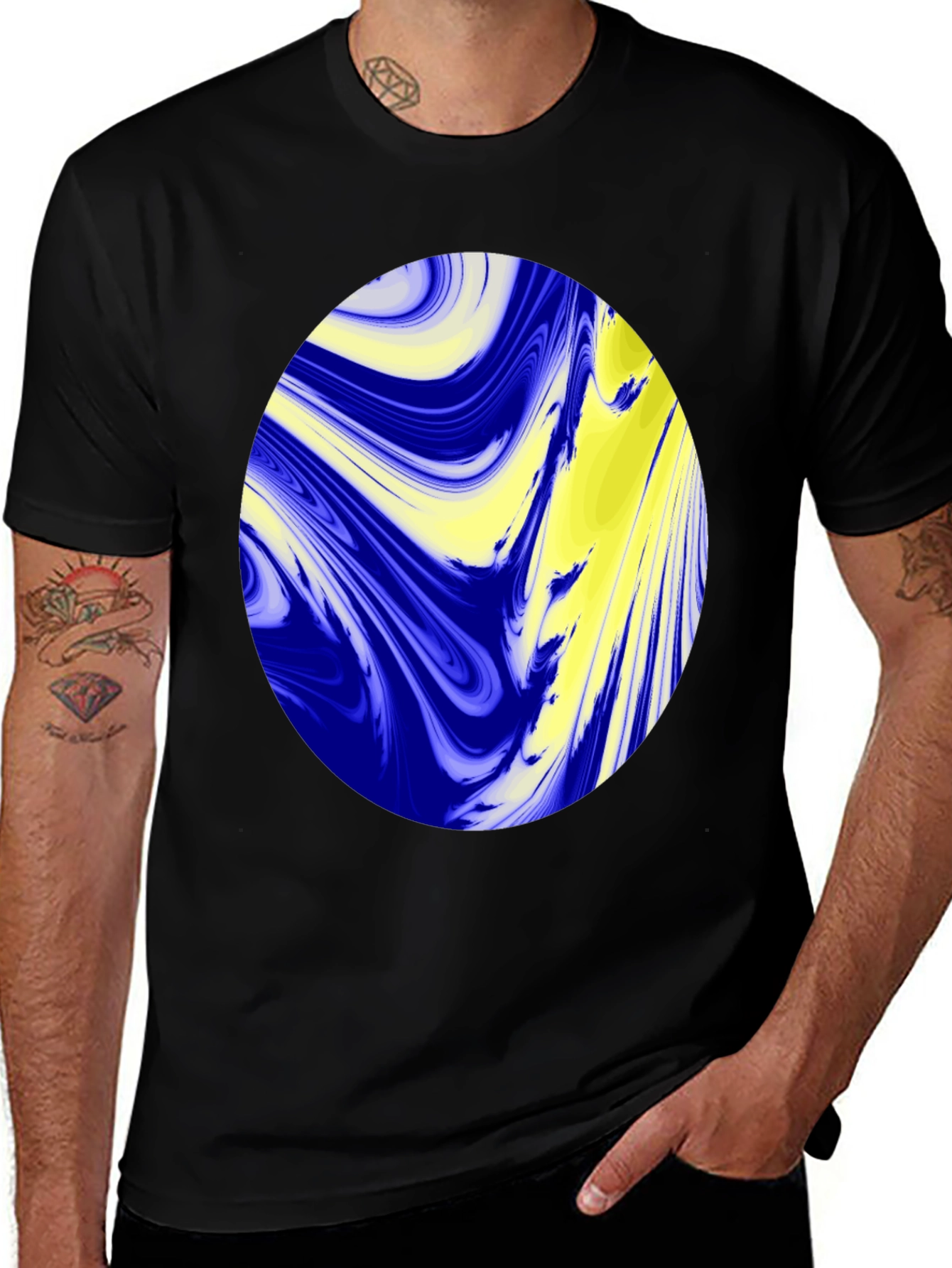 Camiseta Negra con Diseño Abstracto Azul y Amarillo