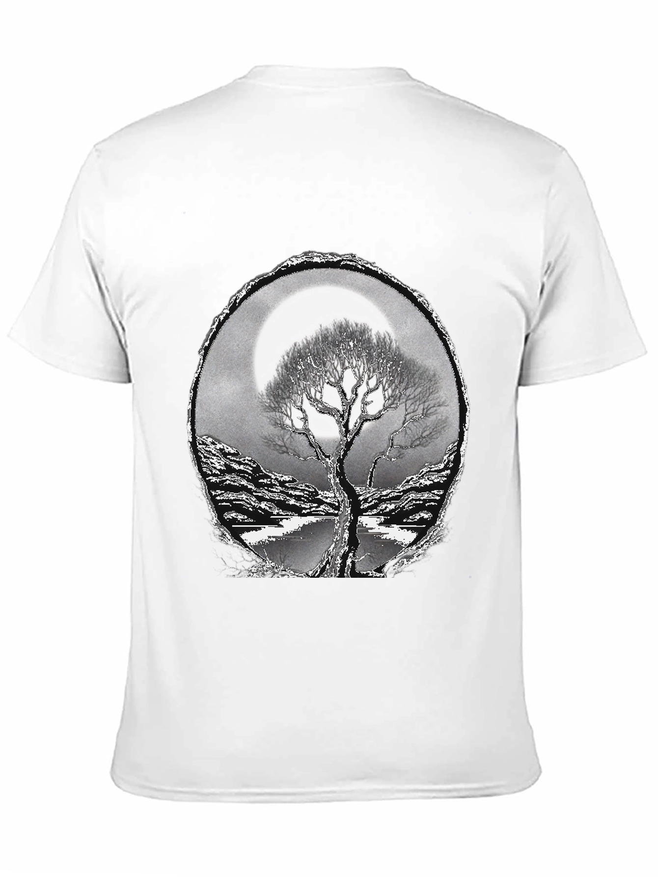 Camiseta Negra con Diseño de Árbol y Luna