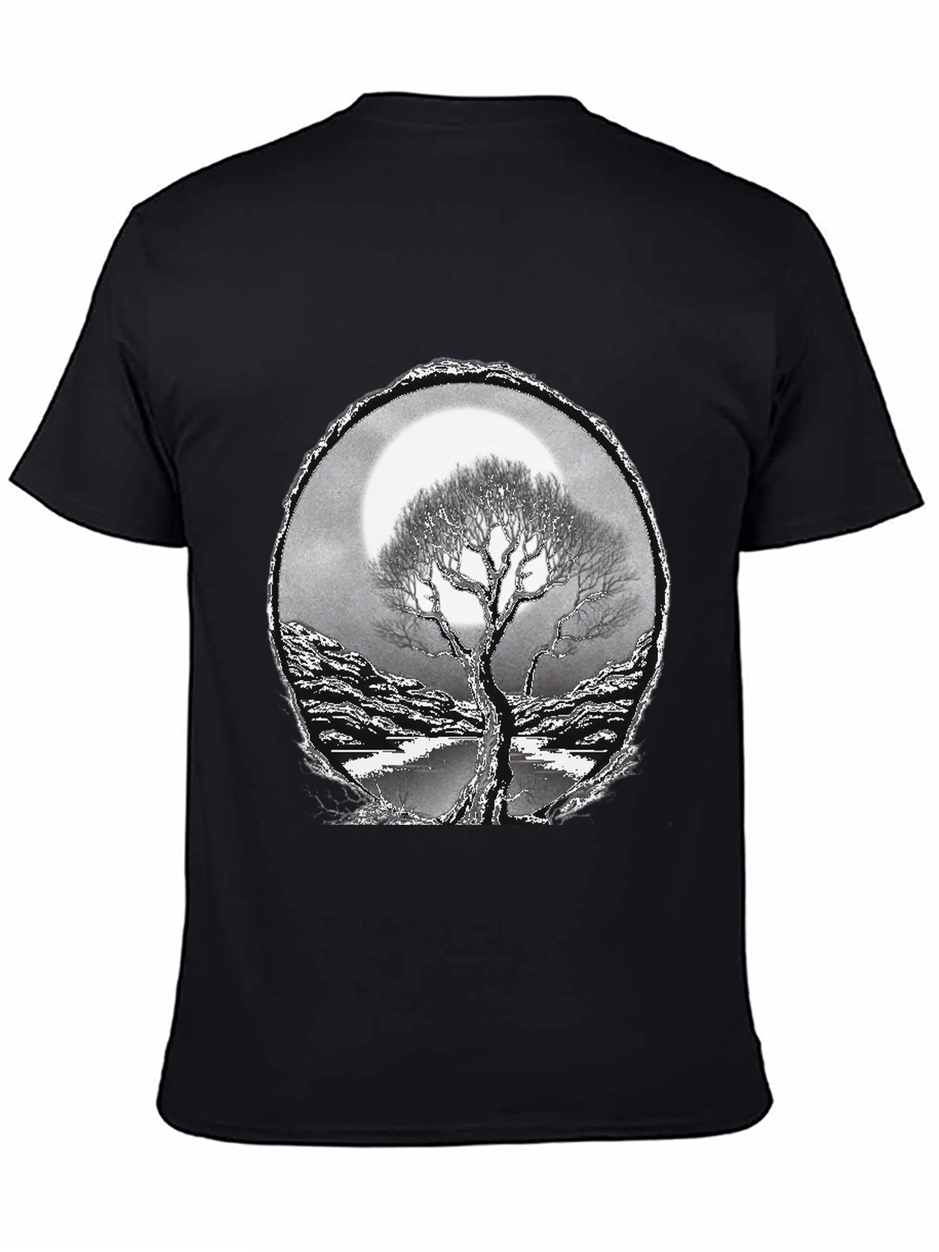 Camiseta Negra con Diseño de Árbol y Luna