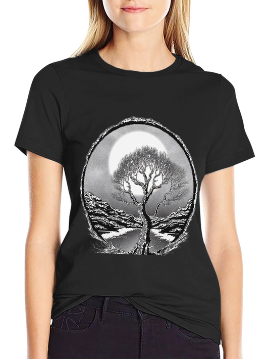 Camiseta Negra con Diseño de Árbol y Luna
