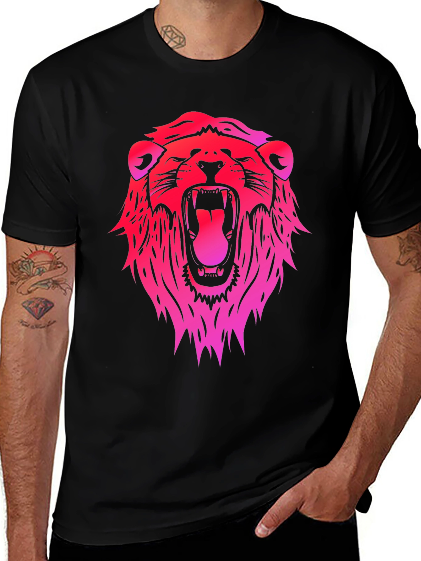 Camiseta Negra con Diseño de León Degradado