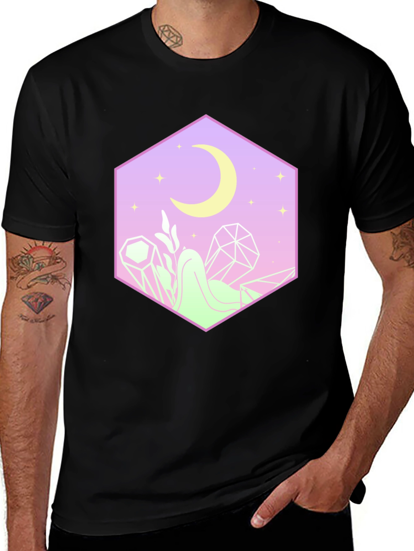Camiseta Negra con Diseño Místico de Luna y Cristales