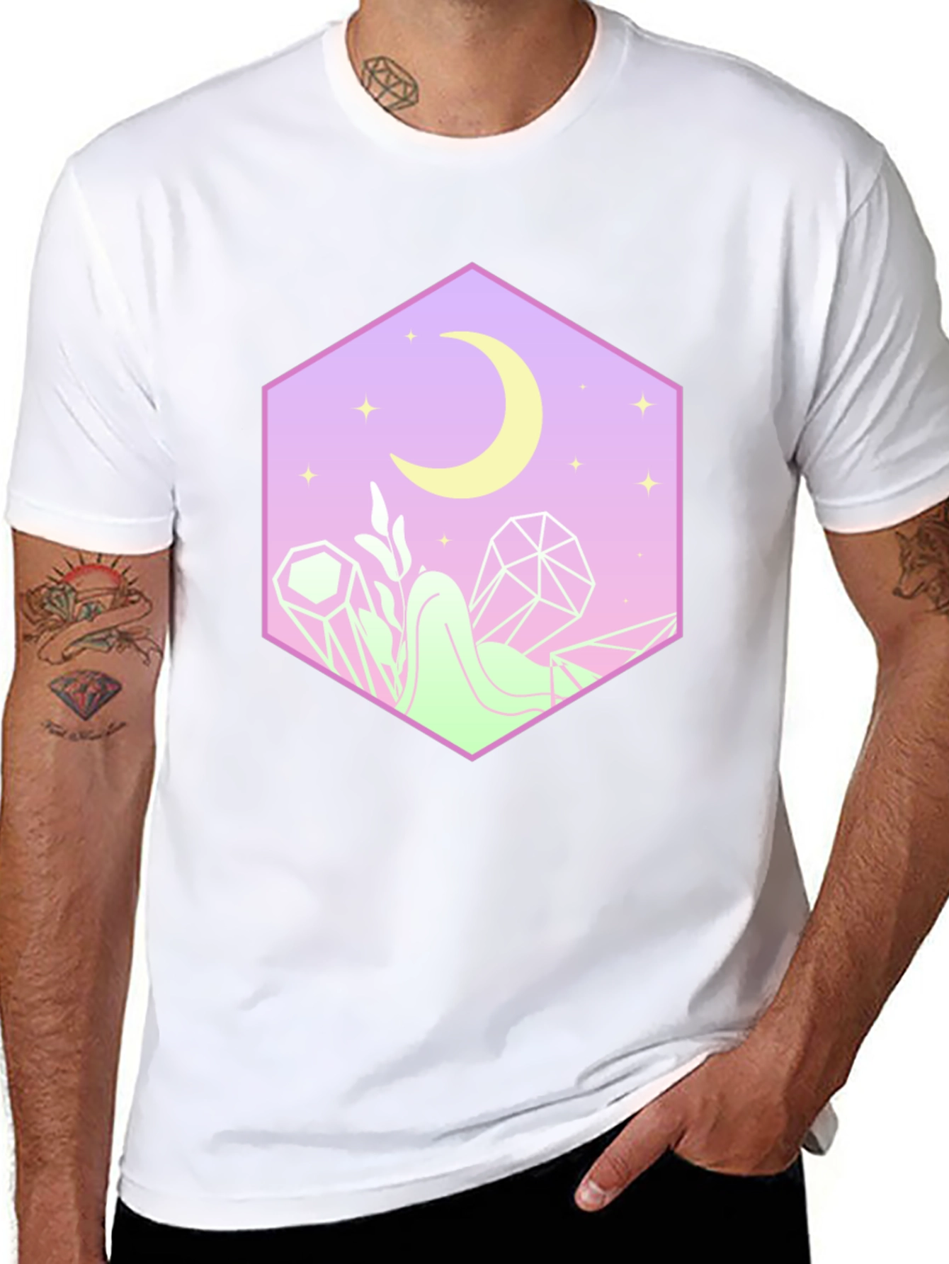 Camiseta Negra con Diseño Místico de Luna y Cristales