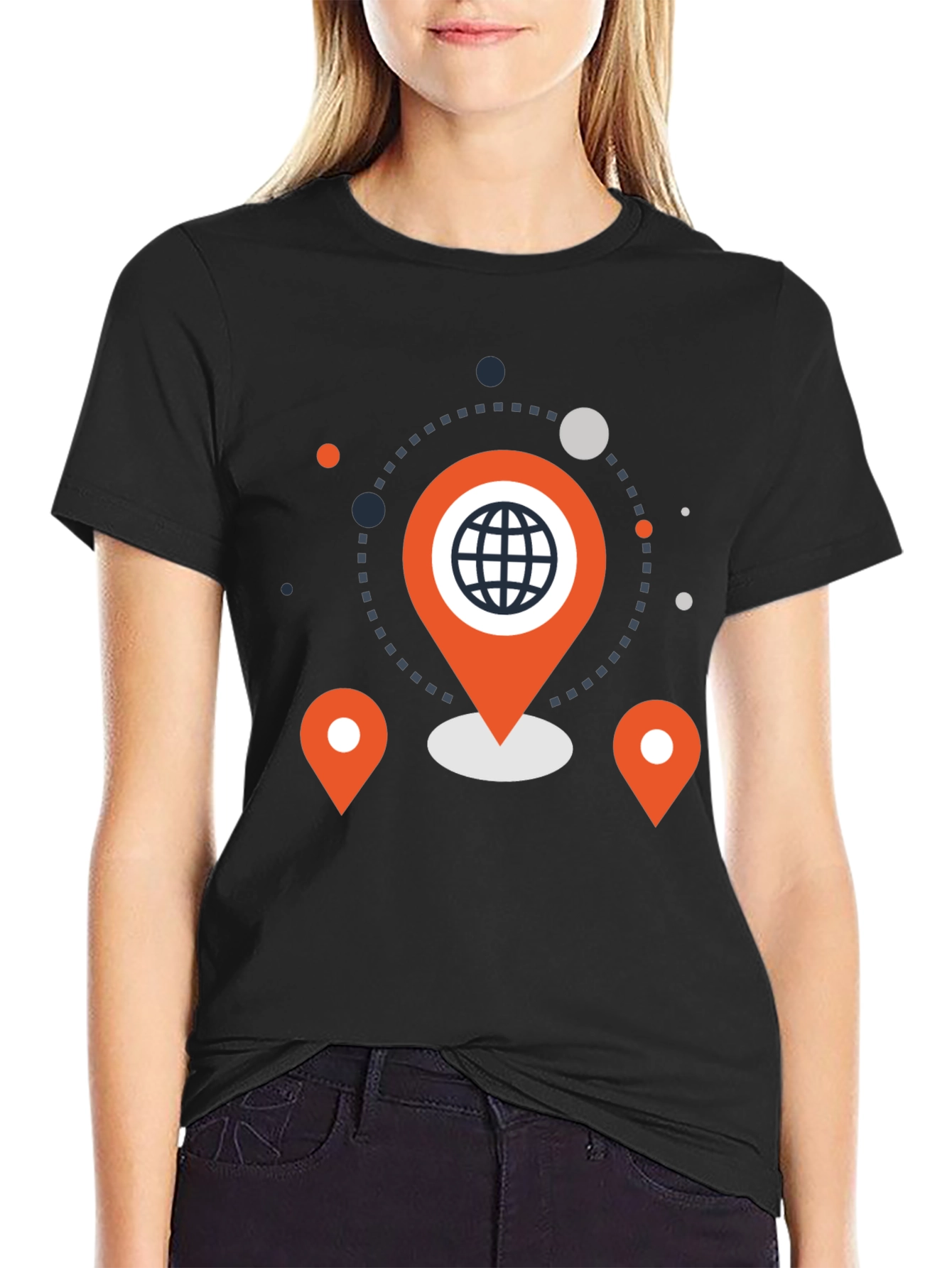 Camiseta Negra con Diseño de Mapa Global