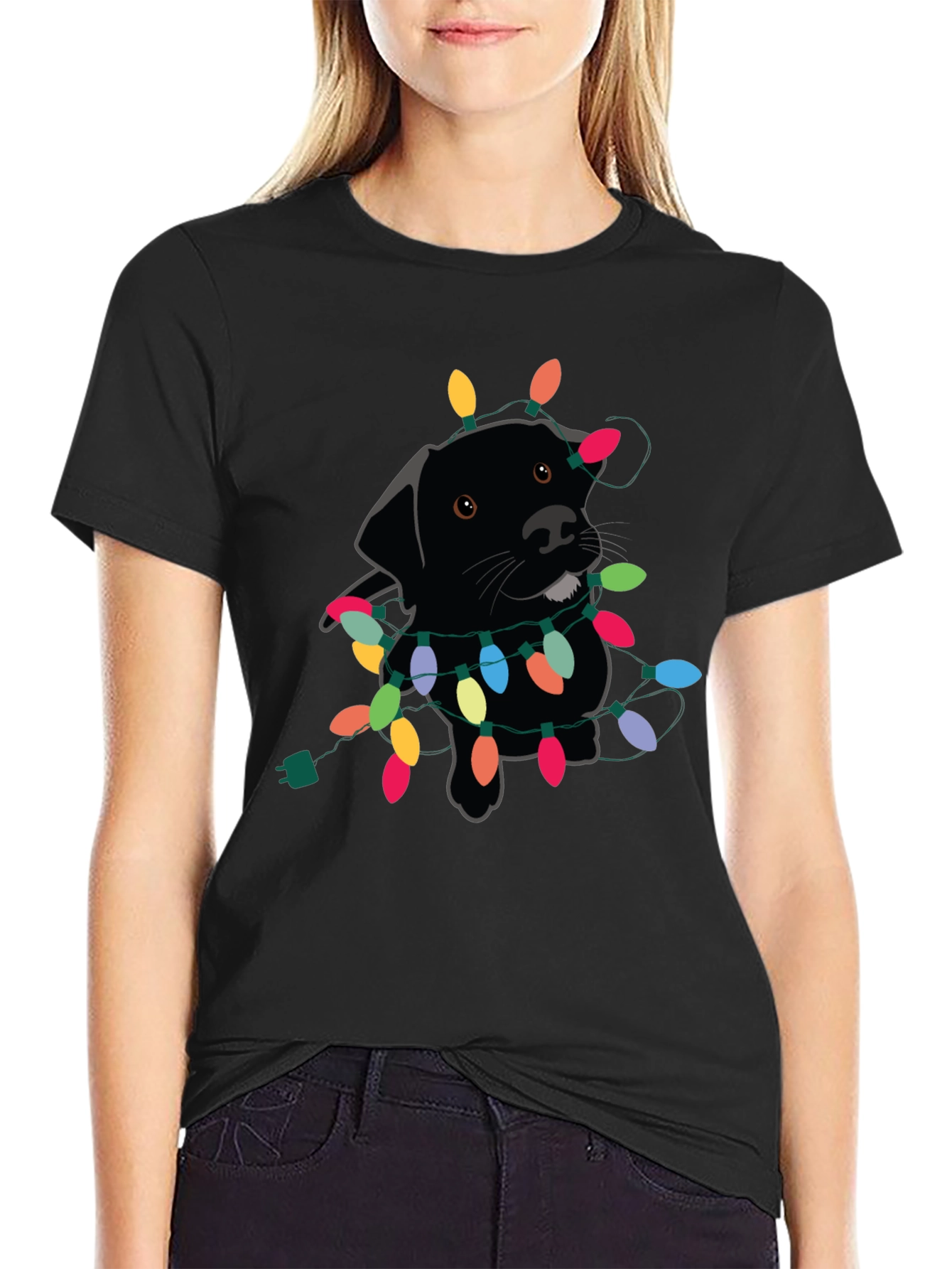 Camiseta Negra con Perro Labrador y Luces Navideñas