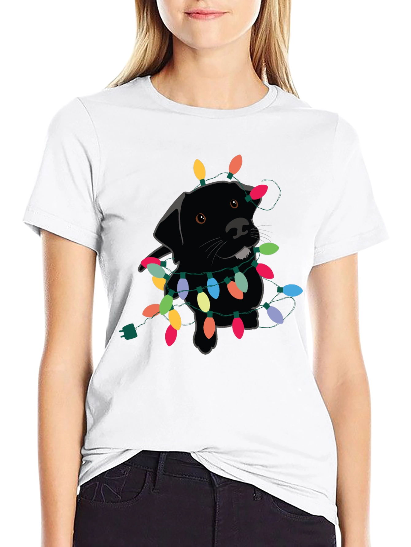Camiseta Negra con Perro Labrador y Luces Navideñas