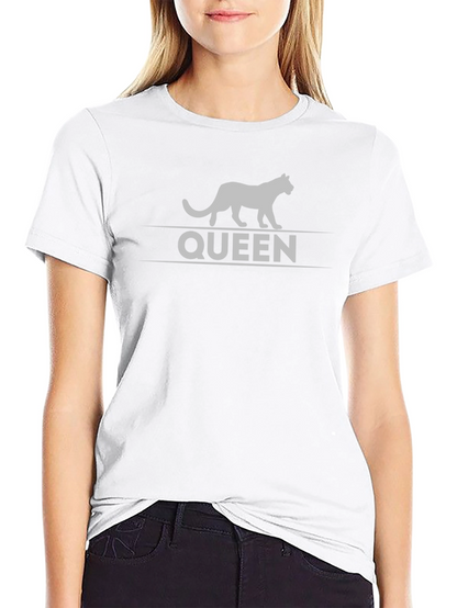 Camiseta Negra Reina Felina - Estilo Único