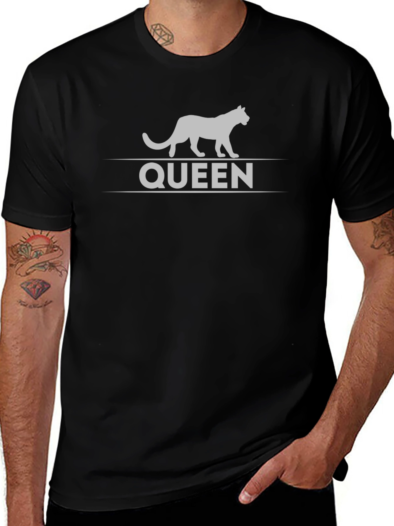 Camiseta Negra Reina Felina - Estilo Único