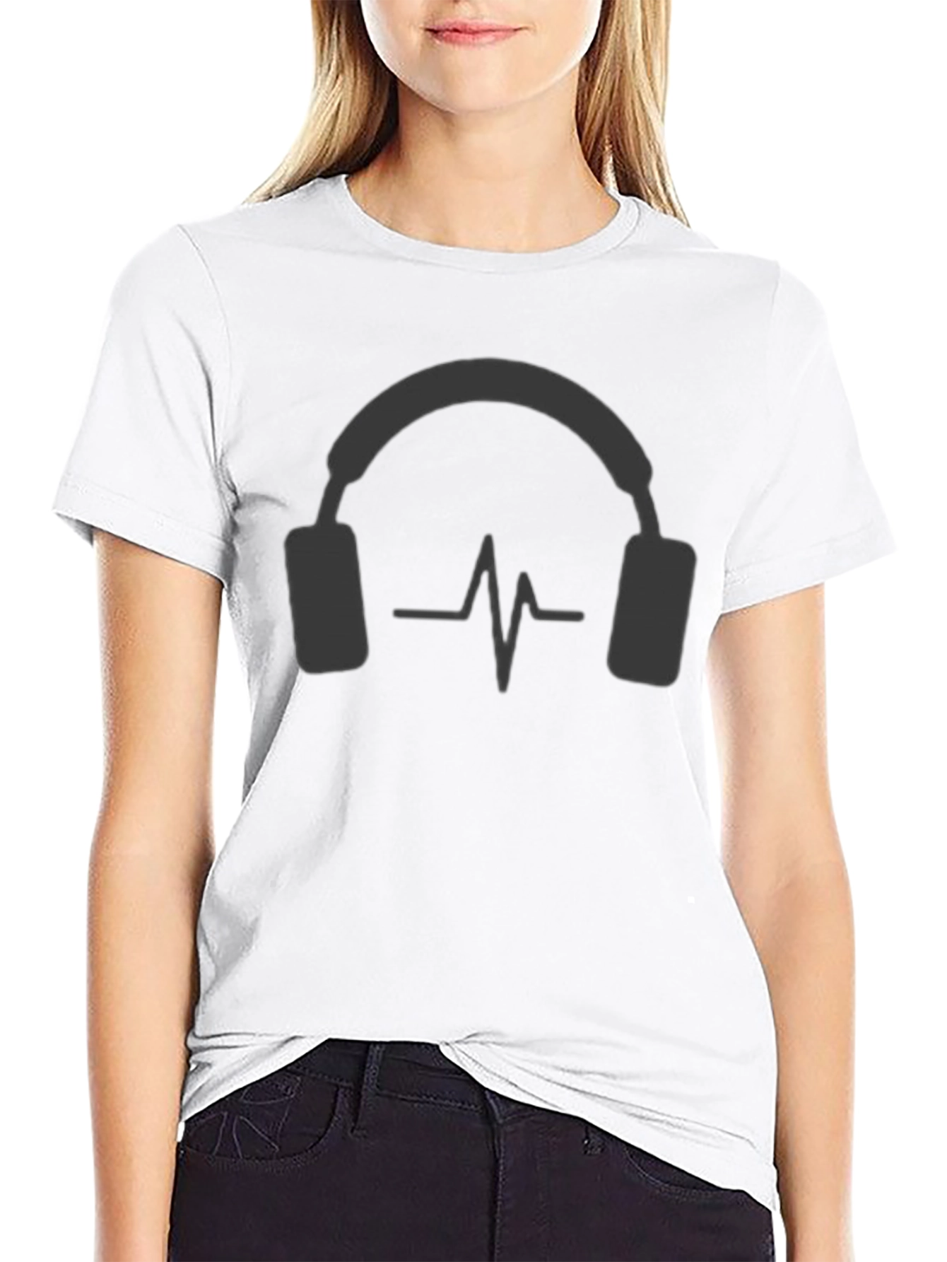 Camiseta Negra con Diseño de Auriculares y Ritmo Cardíaco