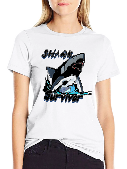 Camiseta Negra Tiburón Pixelado - Superviviente