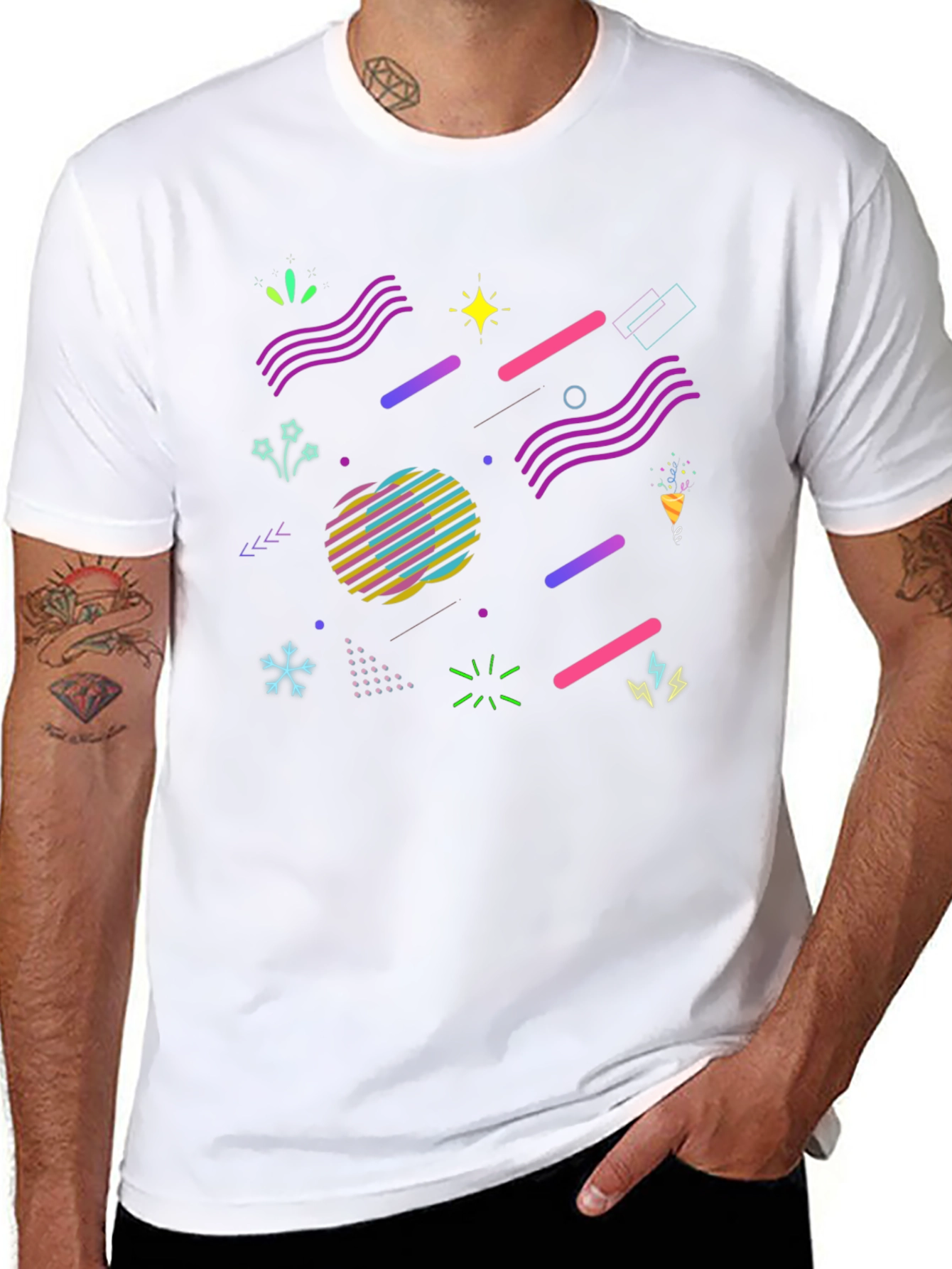Camiseta Negra con Diseño Geométrico Retro