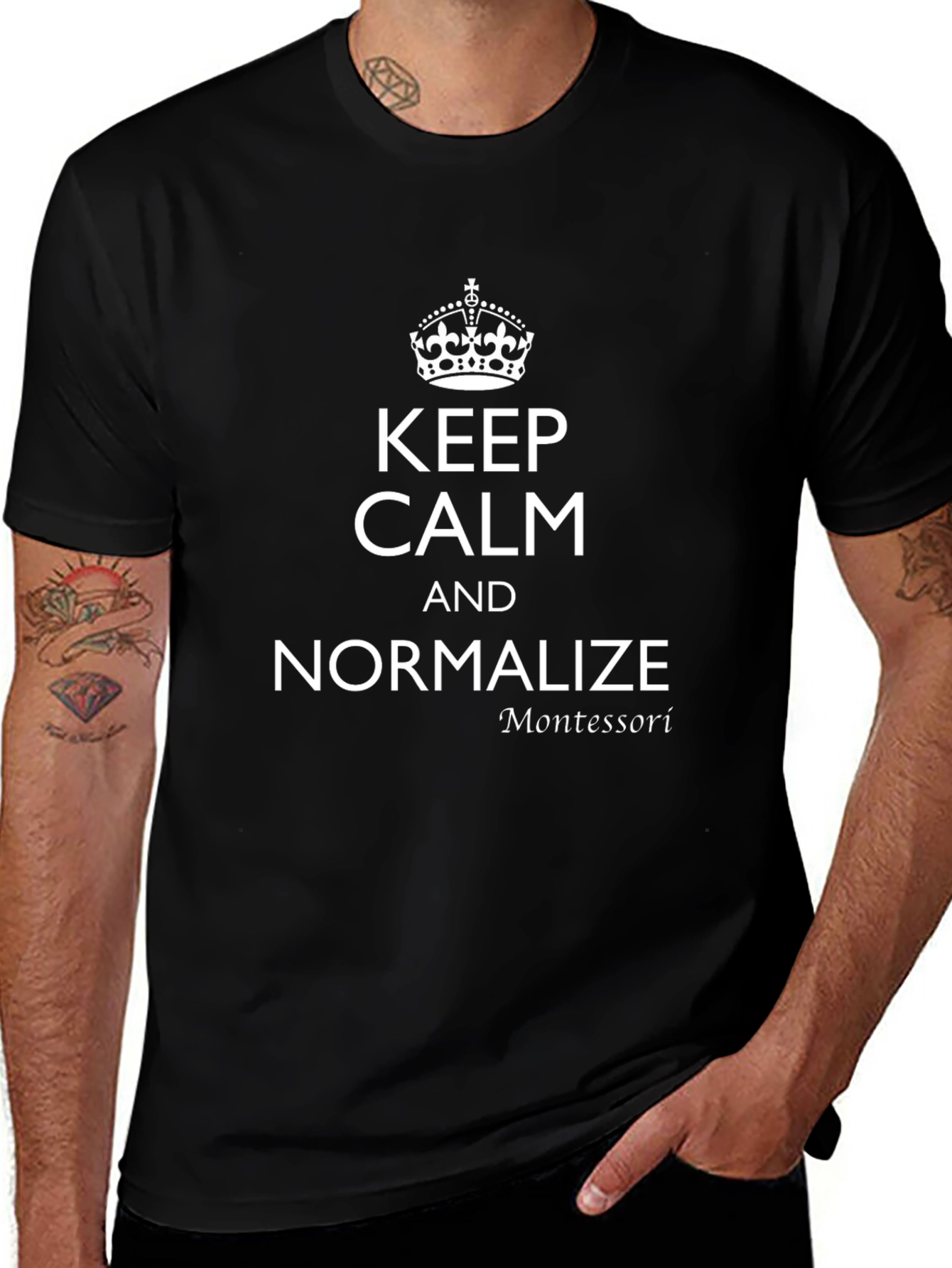 Camiseta Negra: Keep Calm and Normalize Montessori