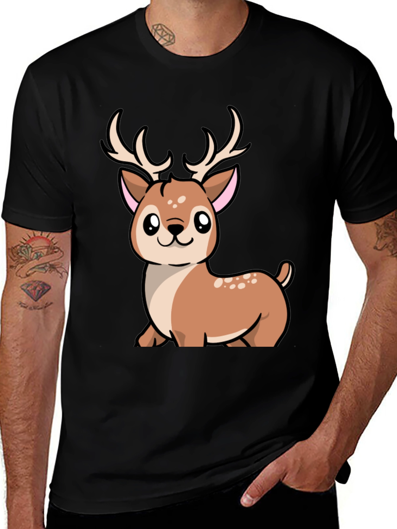 Camiseta Negra con Diseño de Ciervo Kawaii