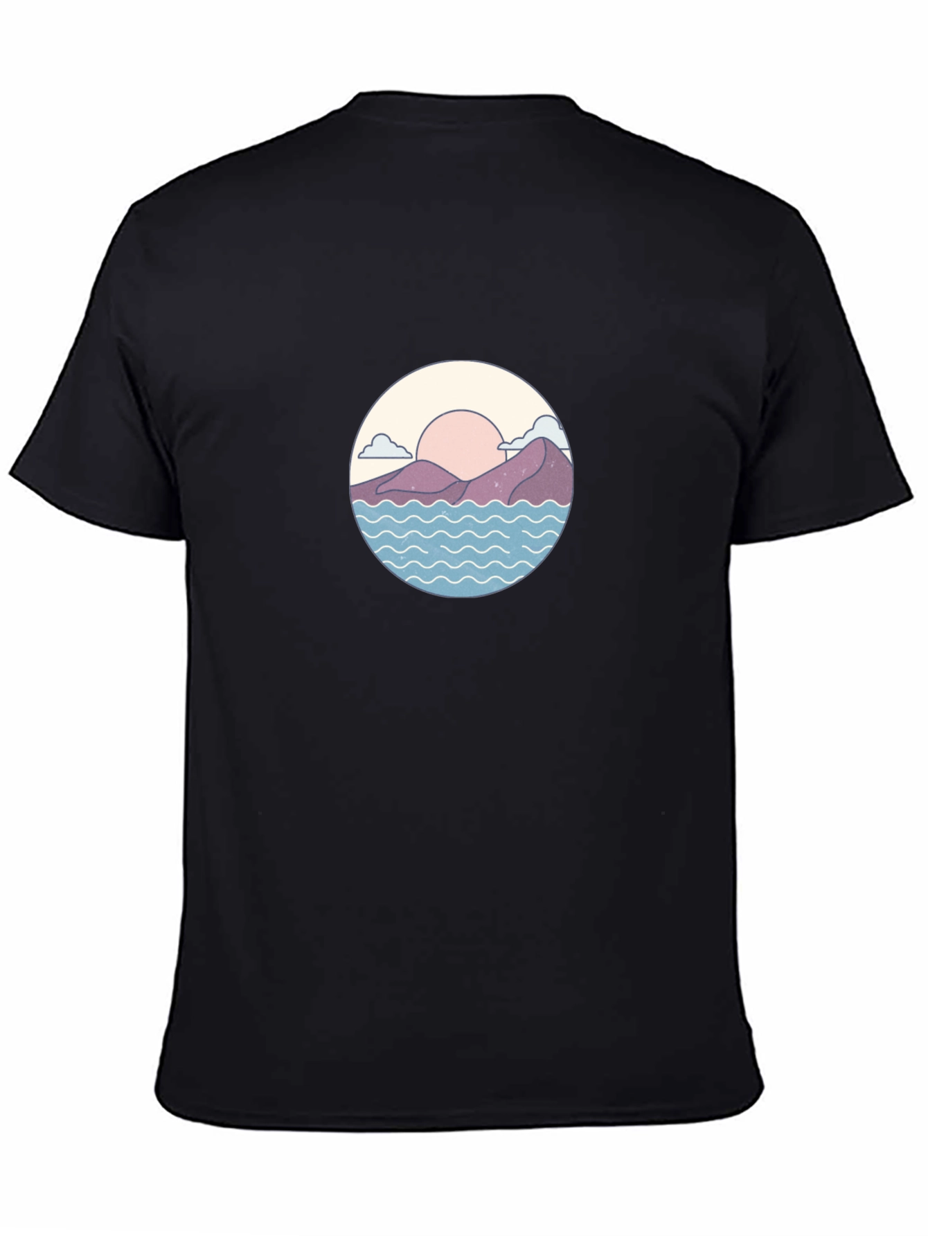 Camiseta Negra con Diseño de Paisaje Circular