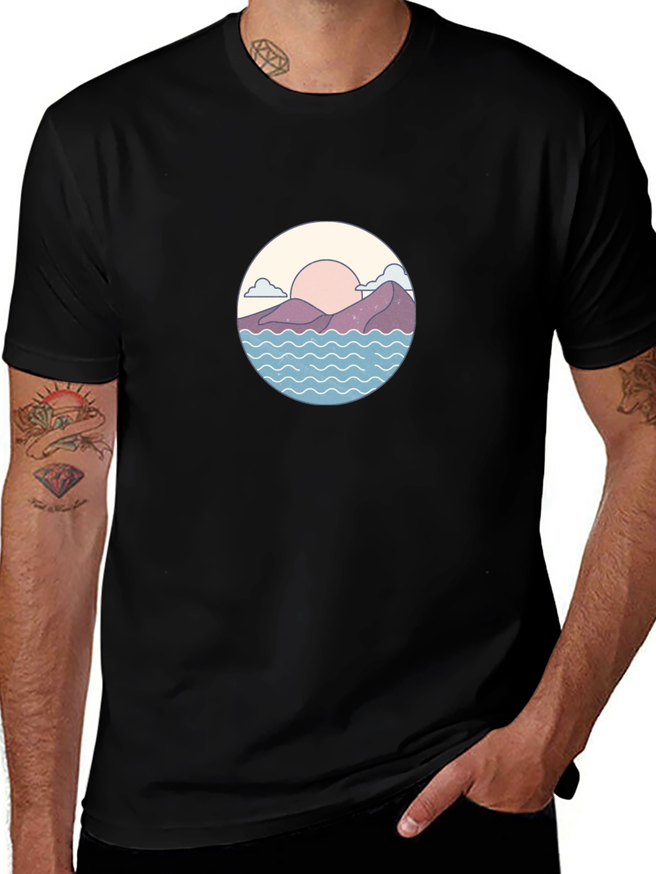 Camiseta Negra con Diseño de Paisaje Circular