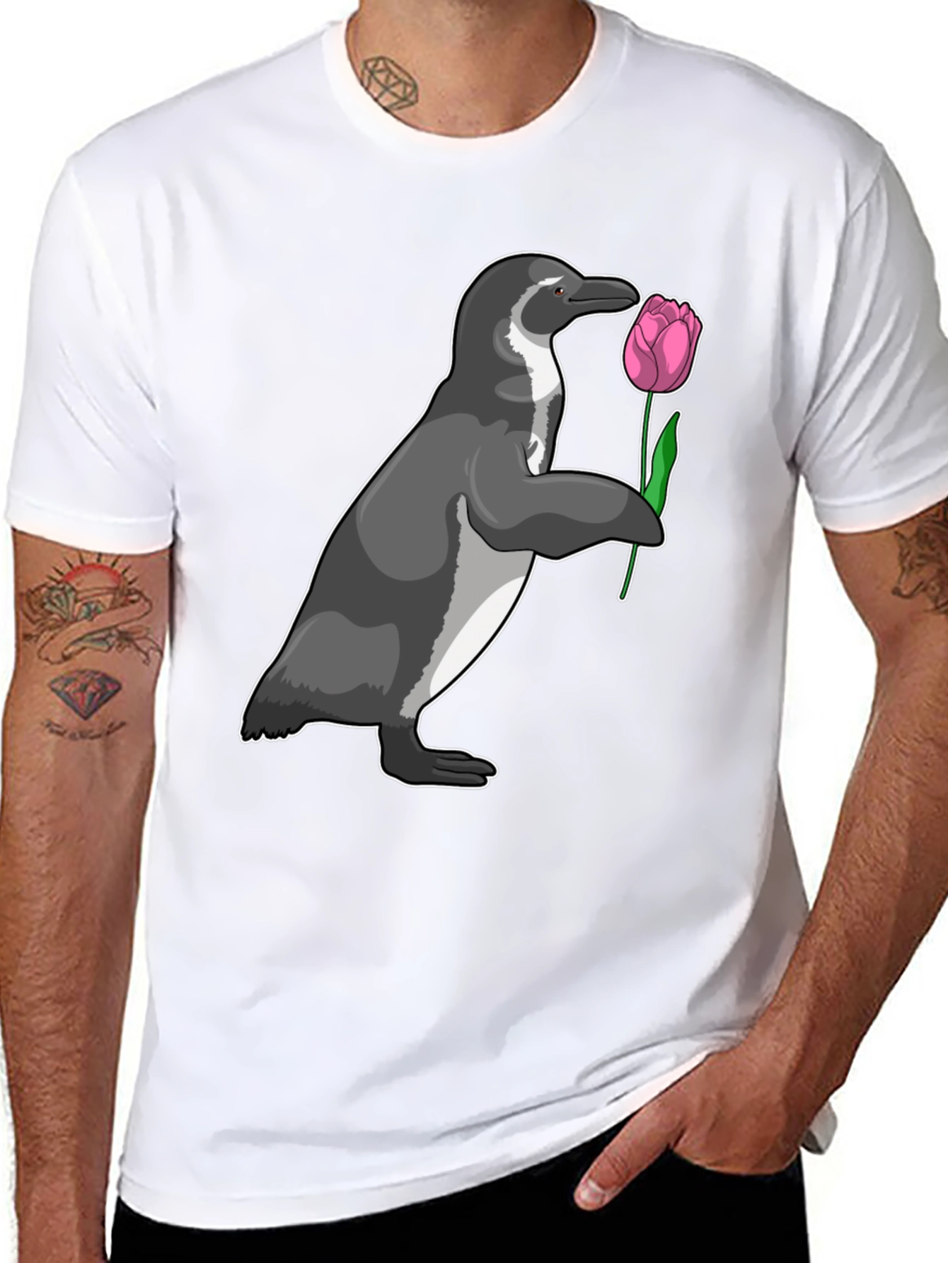 Camiseta Negra con Pingüino y Tulipán