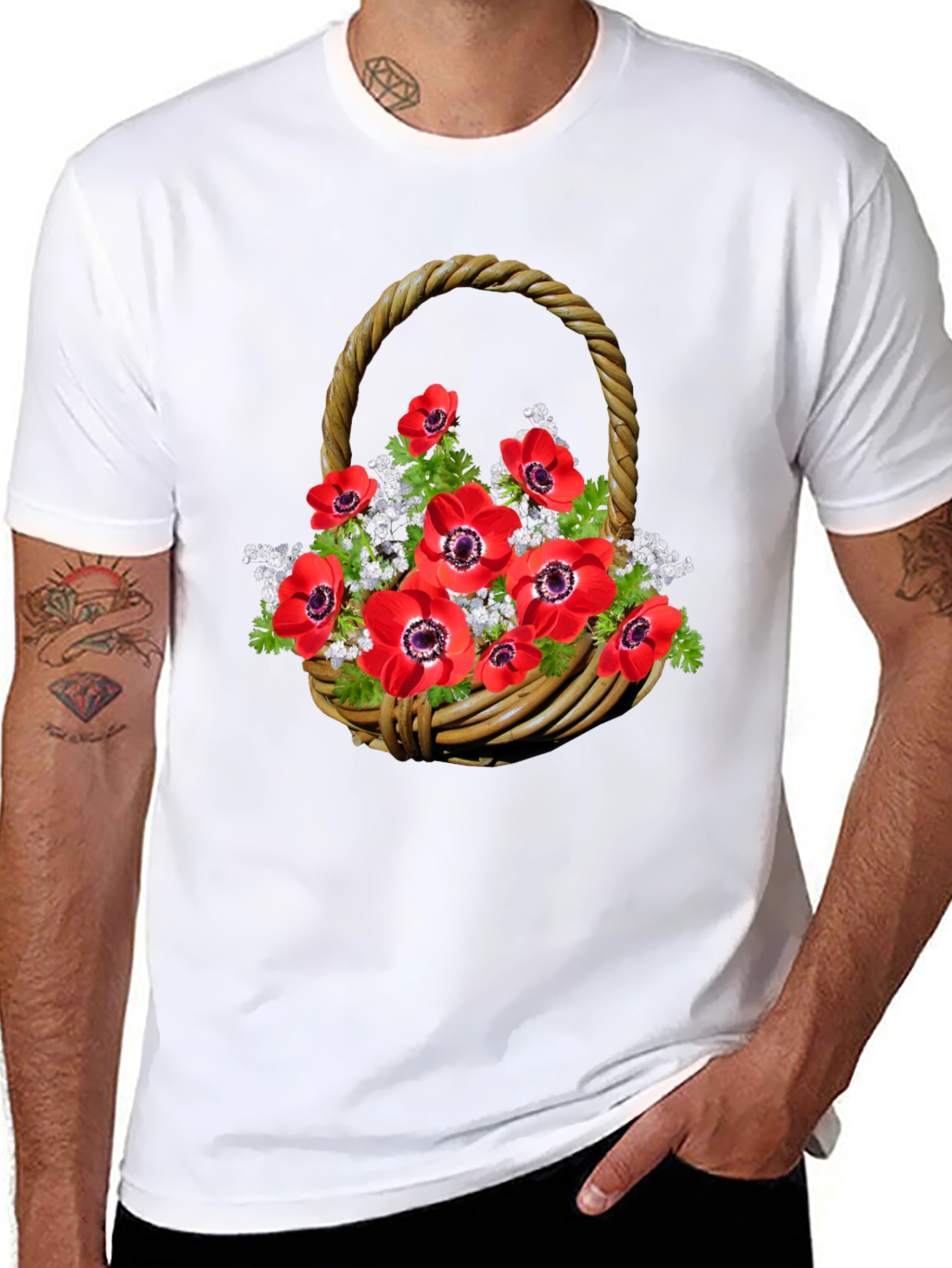 Camiseta Negra con Diseño Floral en Cesta Tejida