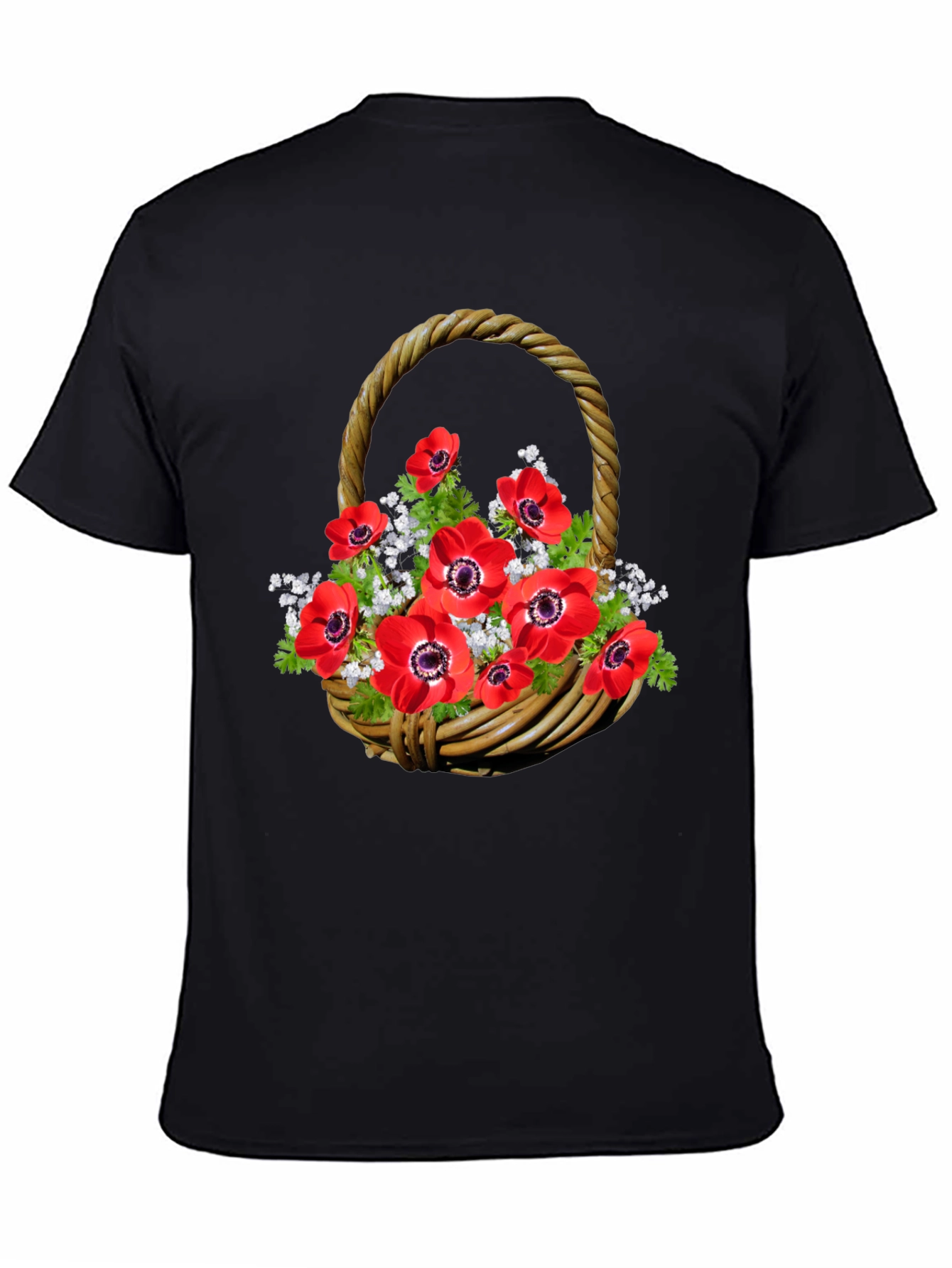 Camiseta Negra con Diseño Floral en Cesta Tejida