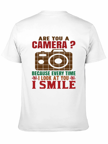 Camiseta Negra con Diseño de Cámara y Frase Romántica