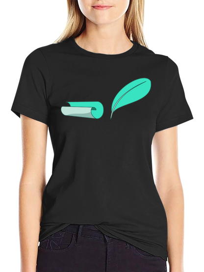 Camiseta Negra con Diseño de Pluma y Rollo