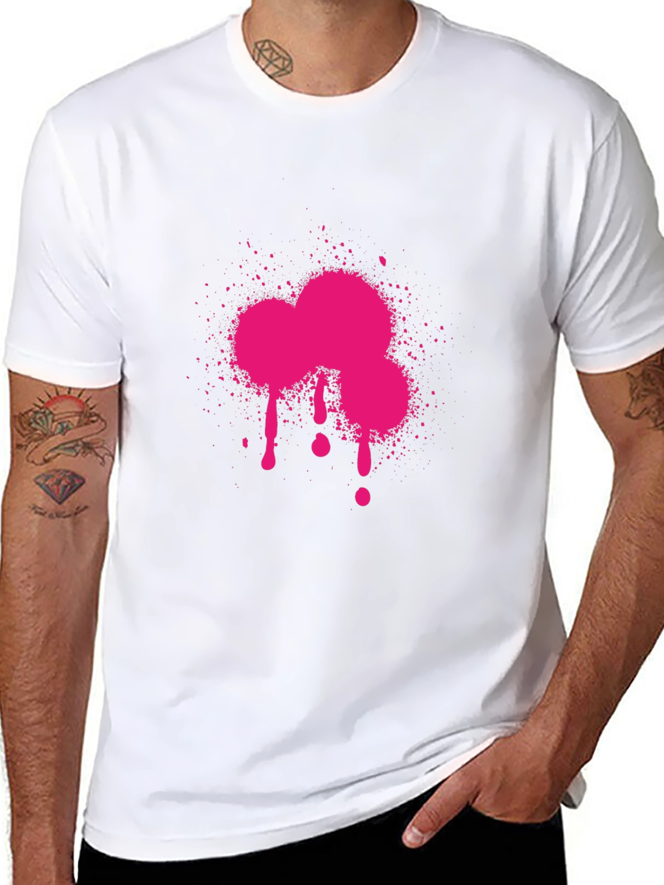 Camiseta Negra con Estampado Fucsia Abstracto