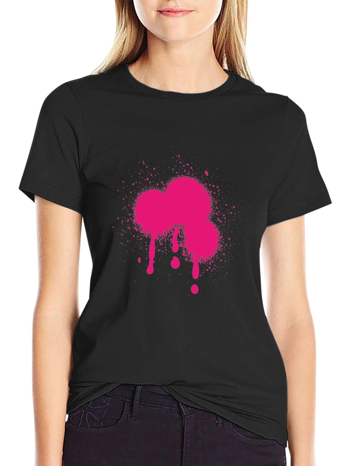 Camiseta Negra con Estampado Fucsia Abstracto