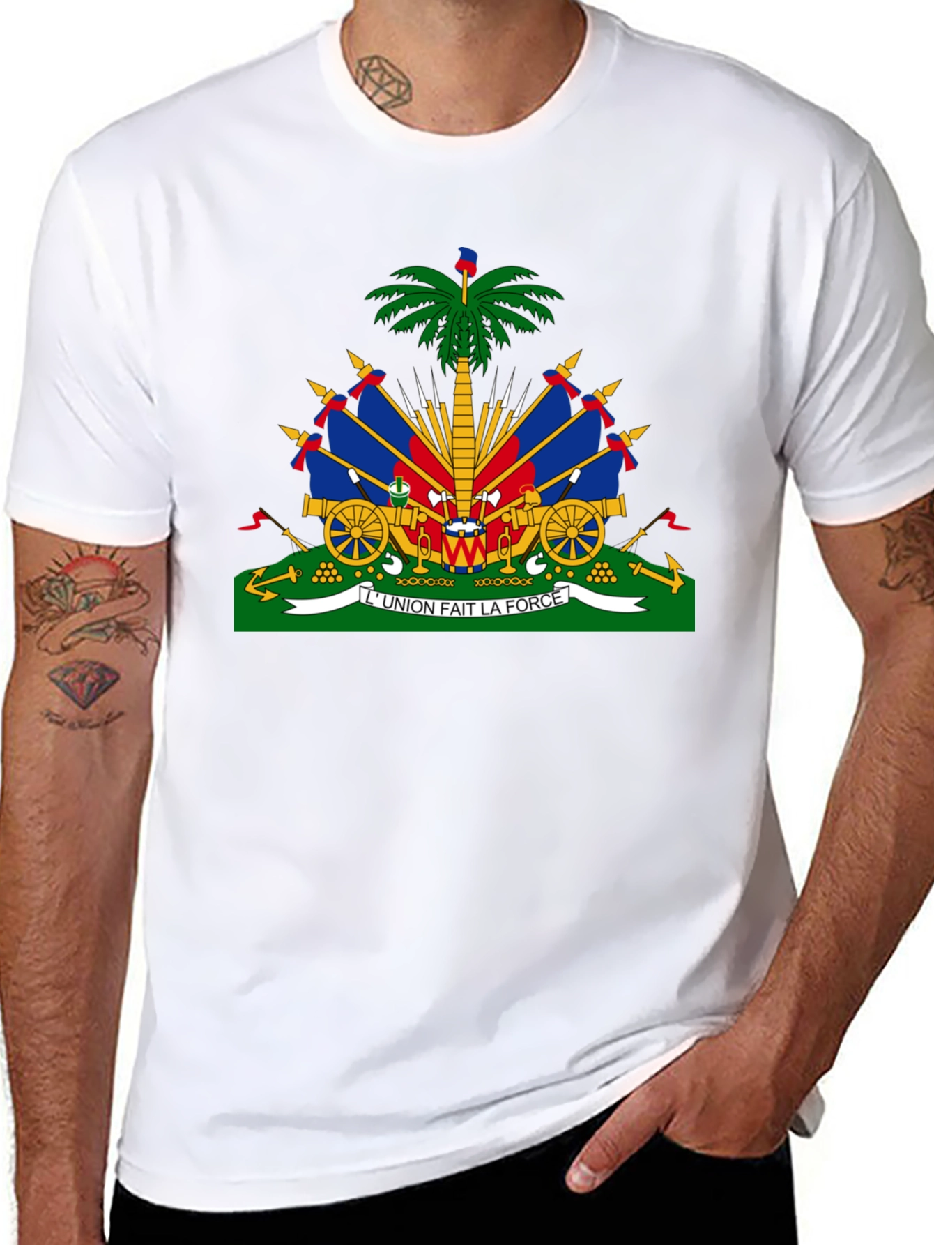 Camiseta Negra con Escudo de Haití
