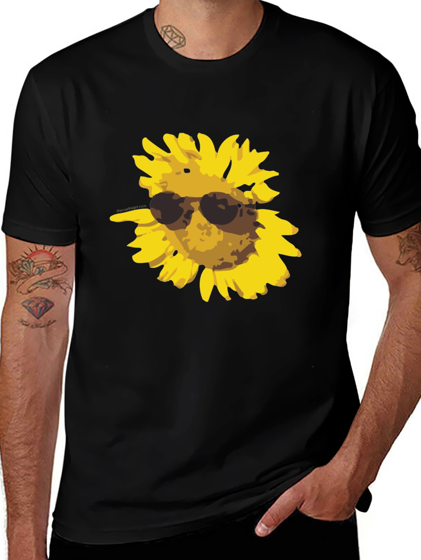 Camiseta Negra con Girasol Cool